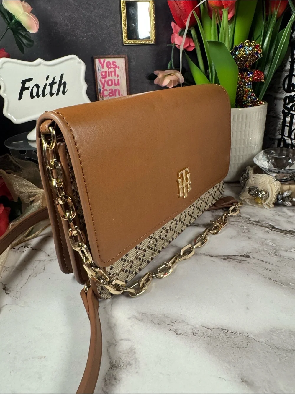 Tommy Hilfiger Tan & Beige Signature Crossbody Wallet